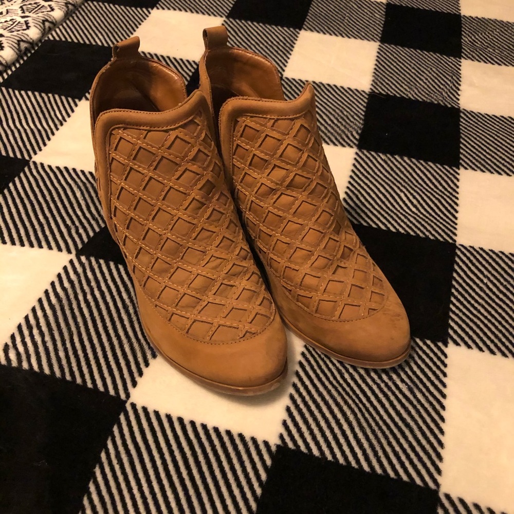 Tan waffle look booties